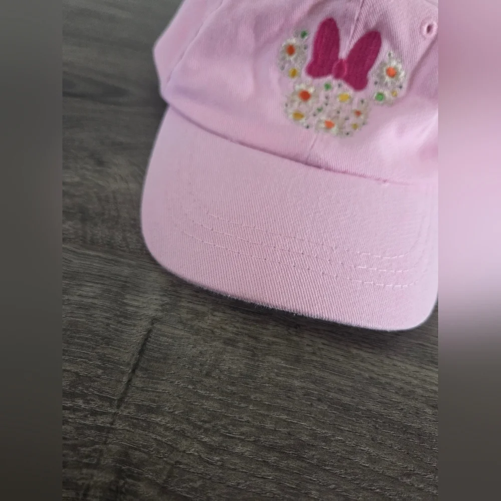 Minnie Mouse Pink Cap with Embroidered Floral Design NEW